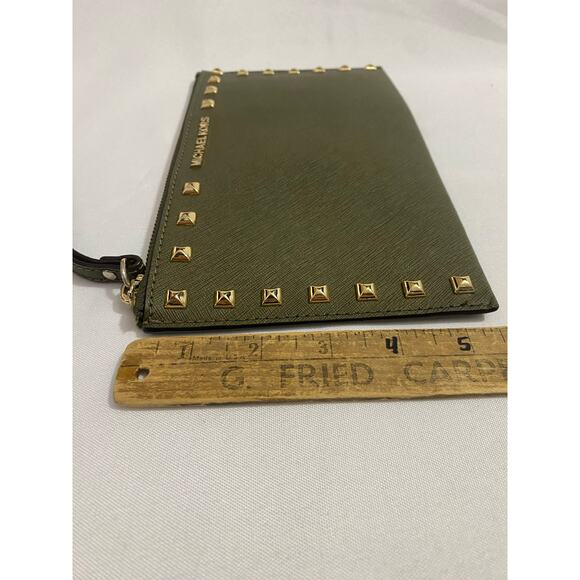 Michael Kors Sandrine Stud Leather Large Zip Clutch/wristlet in Pale Gold - Picture 7 of 8